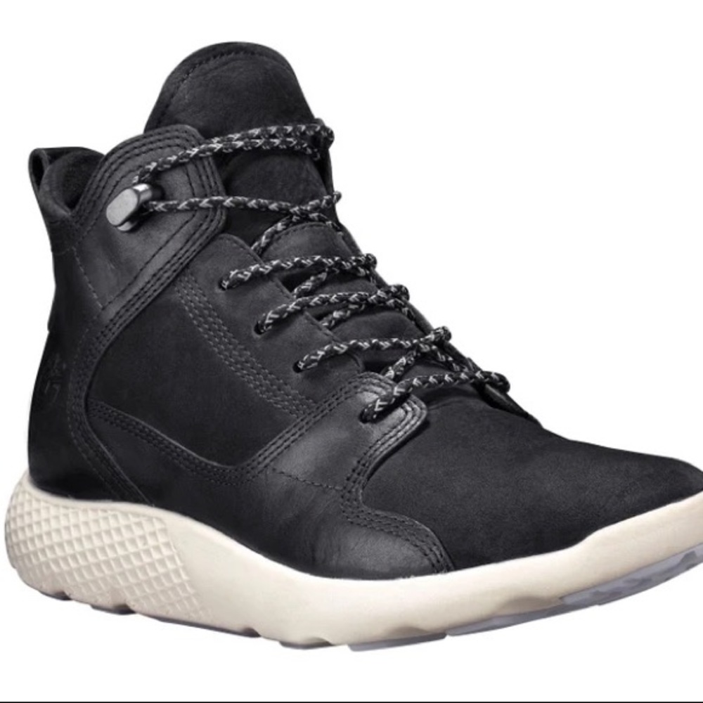 Timberland Flyroam Chukka Leather Lace Up Boots